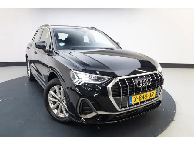Audi Q3 45 TFSI e S edition | 360 Graden | Stoel & Stuurverwarming | Leren Bekleding |