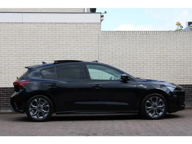 Ford Focus 1.0 EcoBoost Hybrid ST Line X | Panoramadak | Matrix | Winterpack | 