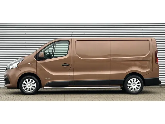 Nissan NV300