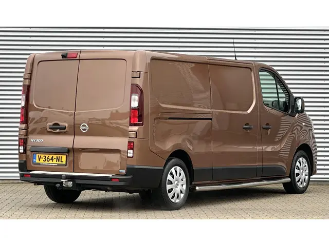 Nissan NV300