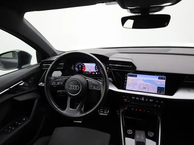 Audi A3 Sportback 35 TFSI 150Pk Business edition | Adapt. Cr. | 18'' | Stoelverwarming | Prijs Rijkl...