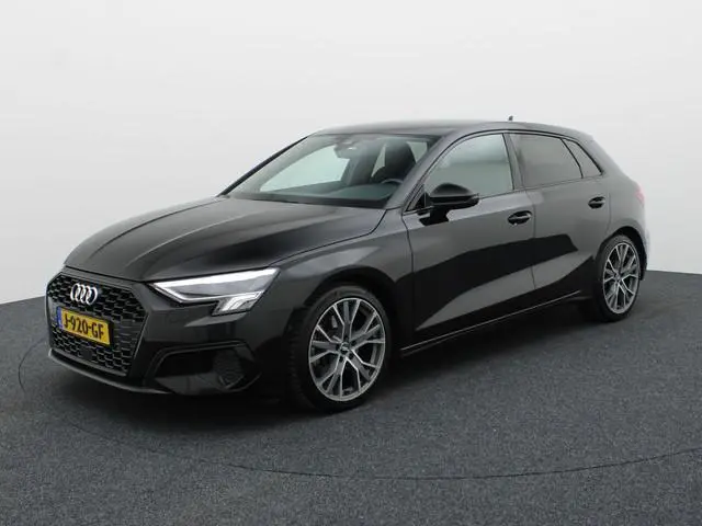 Audi A3 Sportback 35 TFSI 150Pk Business edition | Adapt. Cr. | 18'' | Stoelverwarming | Prijs Rijkl...