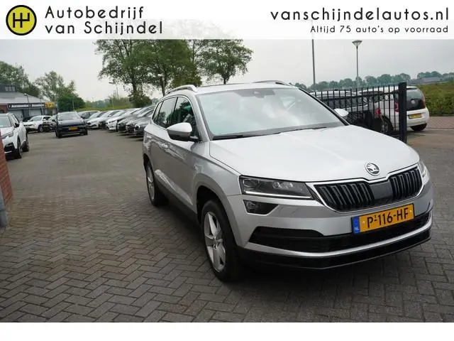 ŠKODA Karoq 1.5 TSI ACT 150PK BUSINESS EDITION PLUS ORIGINEEL NL PANORAMADAK CAMERA 4X NIEUWE BANDEN...