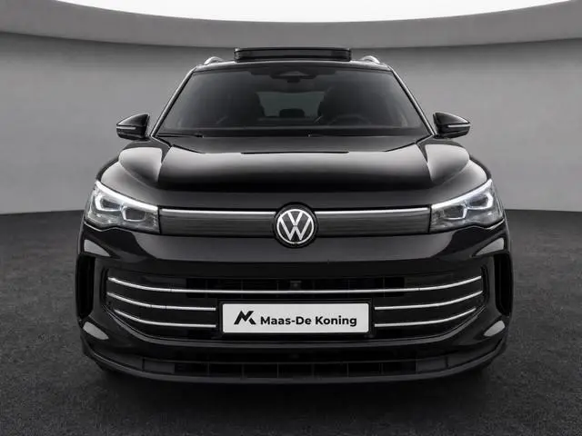 Volkswagen Tiguan 1.5eHybrid 150kW/204PK Elegance · Leder · Panoramadak · Trekhaak · 360°Camera · Ga...