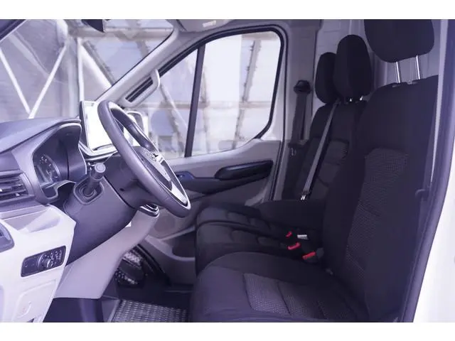 Maxus Deliver9