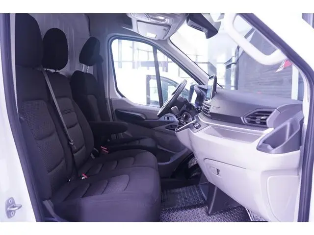 Maxus Deliver9