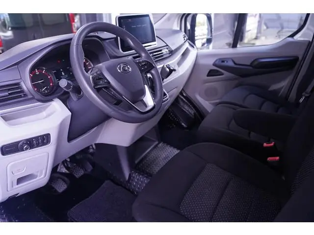 Maxus Deliver9