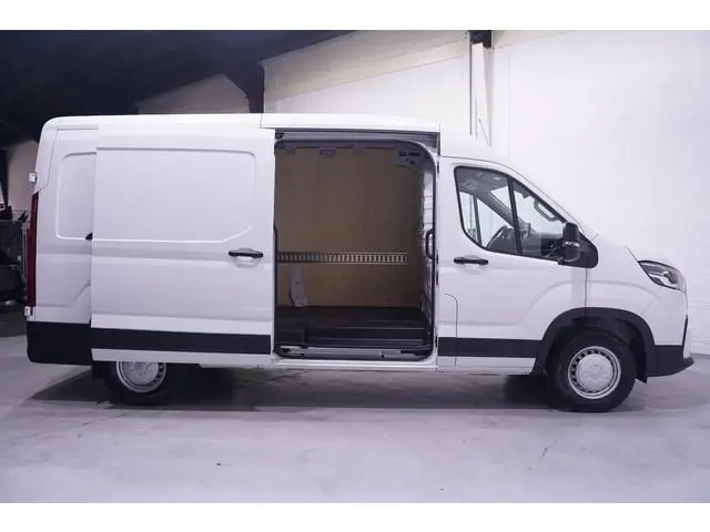 Maxus Deliver9