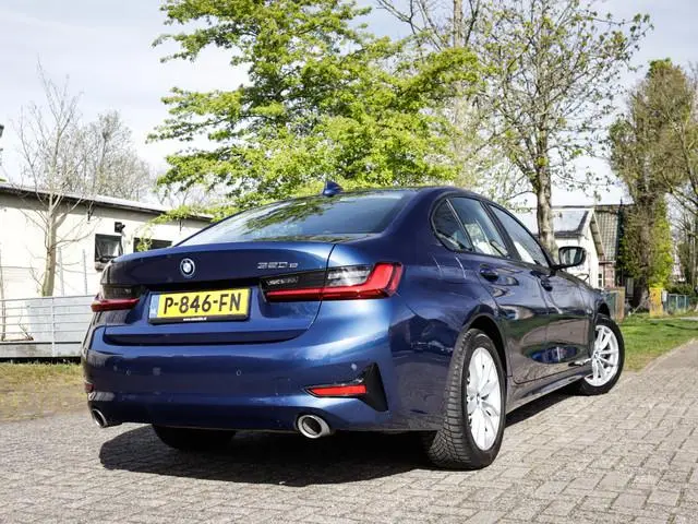 BMW 3-serie 320e Business Edition Plus 1e-Eig. & Keurig-Onderh. BOVAG-Garantie. NL-Auto.