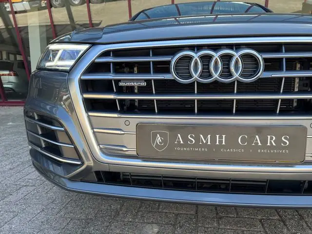 Audi Q5 50 TFSI e quattro S edition | Daytona Grijs | Luchtvering | Pano | Trekhaak | ACC |