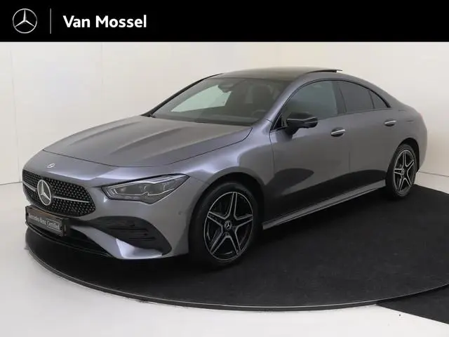 Mercedes-Benz CLA-klasse 250 e Business Solution AMG / Panaroma-dak / Memory-Stoelen / Night-Pakket...