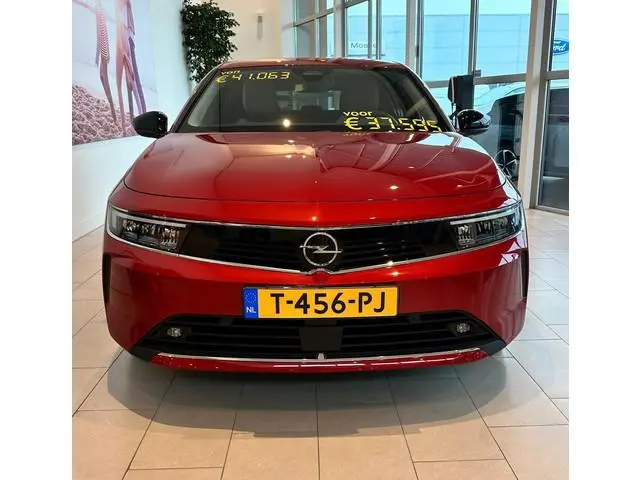 Opel Astra 1.2 Business Elegance