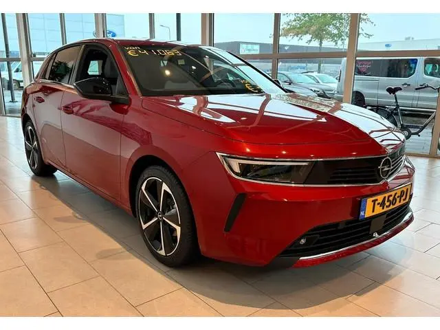 Opel Astra 1.2 Business Elegance