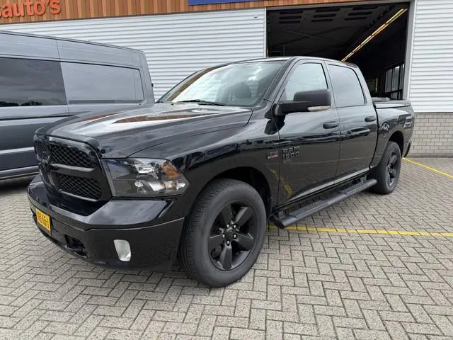 Dodge Ram 1500 5.7 V8 4x4 Crew Cab 5'7 Longhorn / vaste prijs rijklaar € 39.950 ex btw / euro 6 / le...
