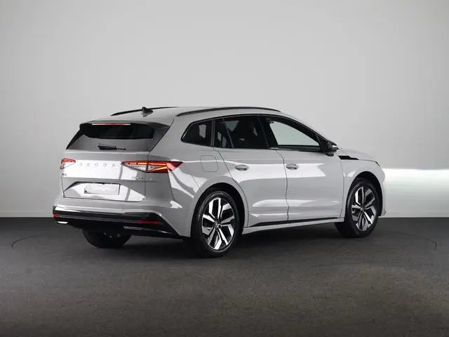 Skoda Enyaq 85 Sportline | Panoramadak | 20 inch | Sportstoelen | Adaptive Cruise | Blind Spot