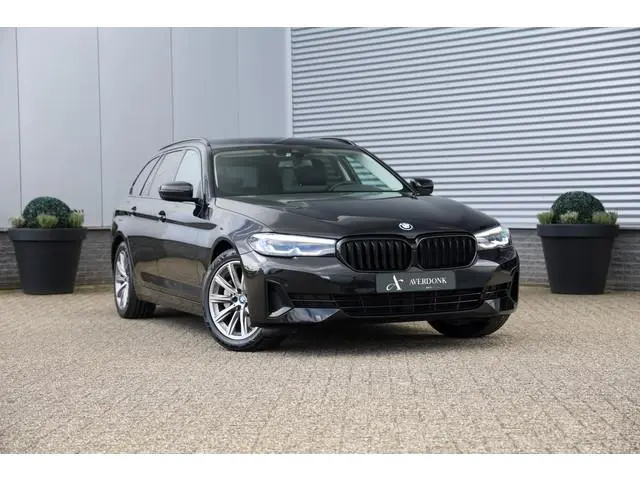 BMW 5-serie Touring 530e Executive Black Edition 292PK NAP|Sportstoelen|Stoelv|SOH 98%