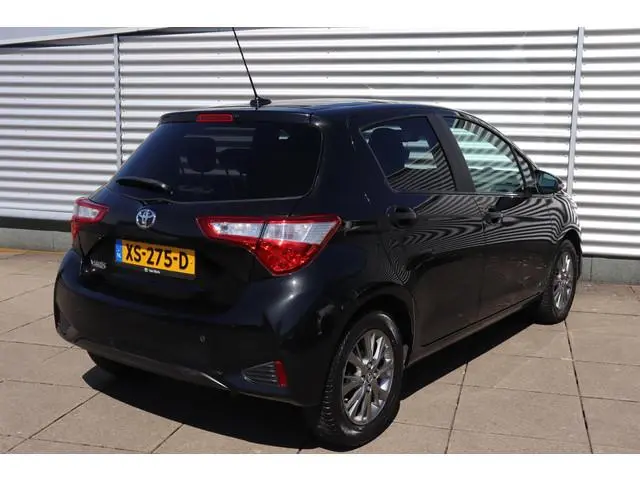 Toyota Yaris 1.5 VVT-i Dynamic,  All season, Sensoren achter, Dealer onderhouden!