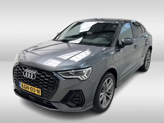 Audi Q3 Sportback 45 TFSI e 245pk S Edition | Leder | Camera | Keyless