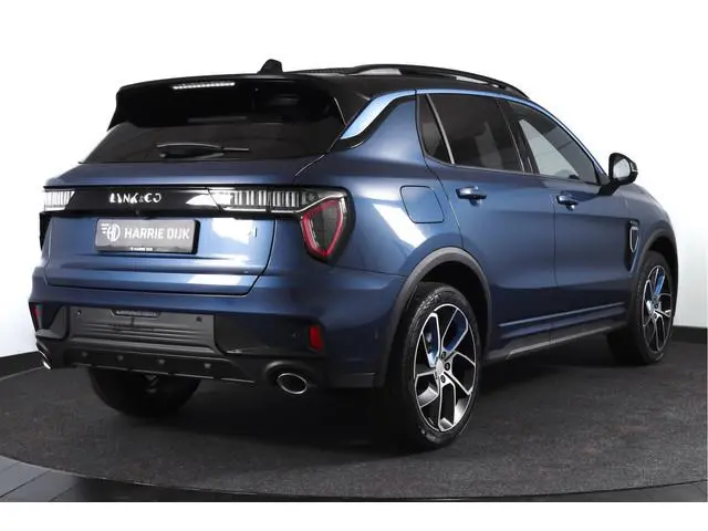 Lynk & Co 01 1.5 PHEV 261PK MY24 | Donkere hemel | 7.4 kWh Boordlader | Stoel-+Stuurverw. |  360 Cam...