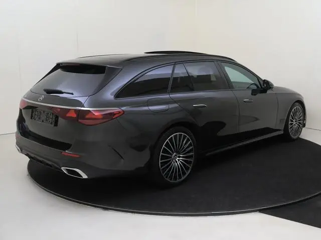 Mercedes-Benz E-klasse Estate 300 e Sport Edition /Panoramadak /Memory /Superscreen /360 Camera /Dis...