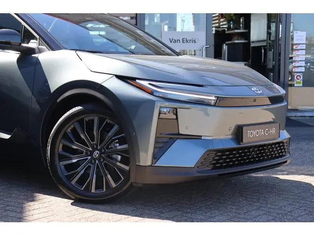 Toyota C-HR+