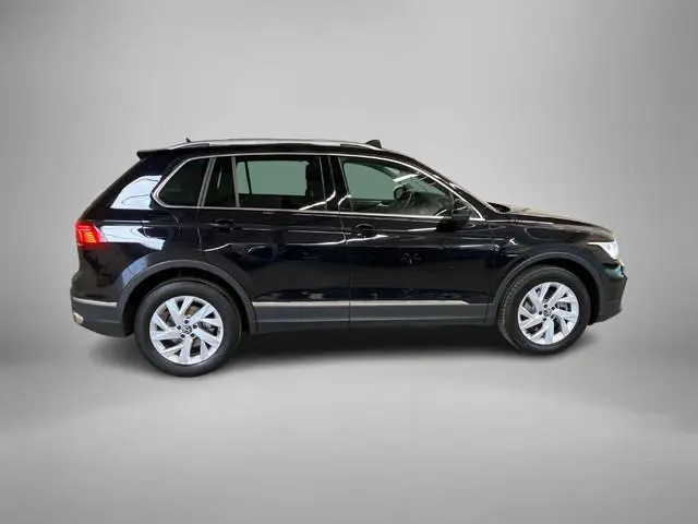 Volkswagen Tiguan 1.4TSIeHybrid 180kW/245PK Elegance DSG · Panoramadak · Camera + Parkeersensoren ·...