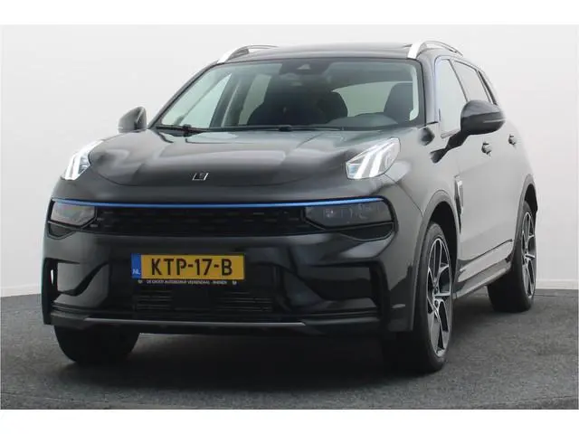 Lynk & Co 01