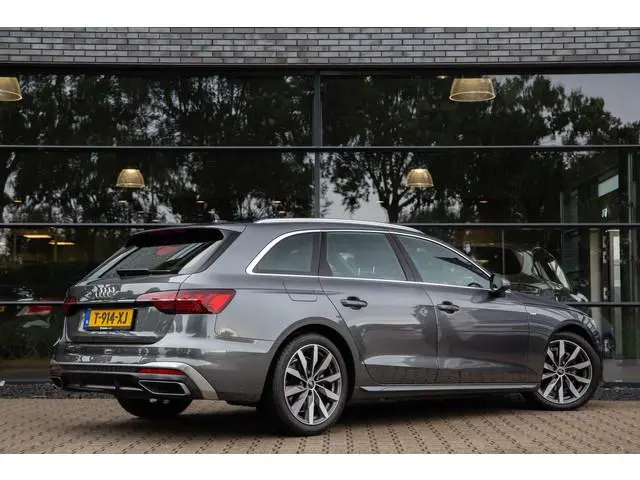 Audi A4 Avant 35 TFSI S edition , Trekhaak, B&O, Camera, Sfeerverlichting,
