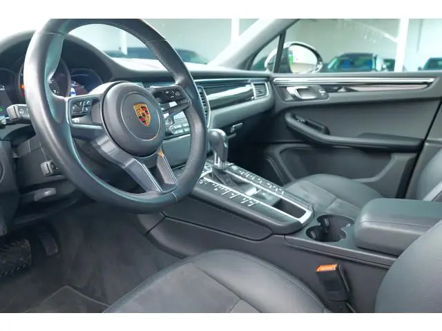 Porsche Macan 2.0 | Achteruitrijcamera | Verwarmd stuurwiel | Verwarmde voorstoelen