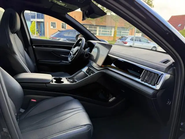 BYD SEAL U