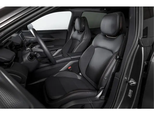 Lynk & Co 08