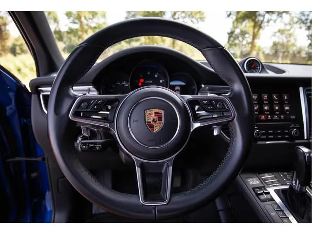Porsche Macan 3.0 GTS , Sport-Chrono, Luchtvering, Trekhaak, Panoramadak, Apple Carplay, Stoel/stuur...