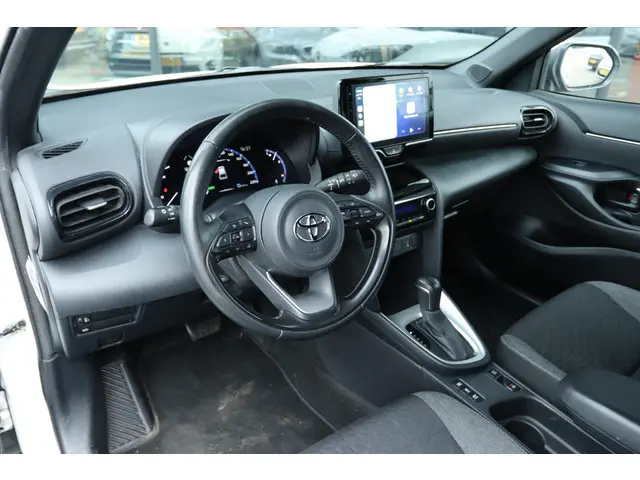 TOYOTA YARIS CROSS 1.5 HYBRID DYNAMIC | CARPLAY | NAVI | CAMERA | KEY-LESS | ACC | LANE ASSIST
