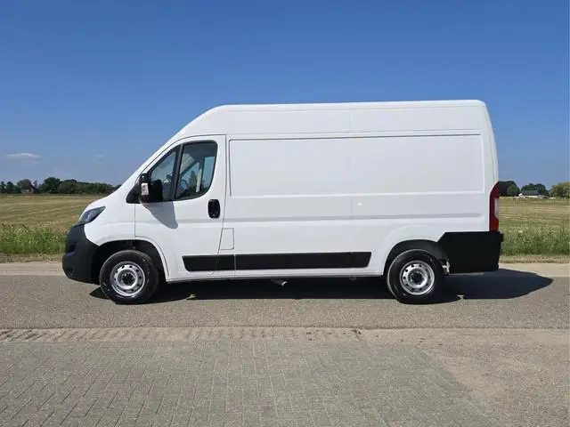 Fiat Ducato 2.2 MultiJet 140 S&S L2H2 3.5t - Euro 6 - 140 Pk - Navi - ParkeerCamera - Airco - Cruise...