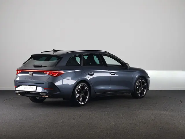 Cupra Leon Sportstourer 1.4 TSI eHybrid PHEV FR Business Intense 204 pk Automaat (DSG) | Navigatie |...