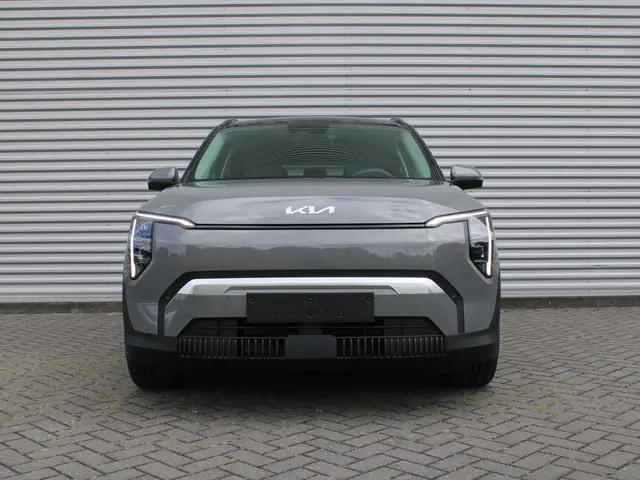 Kia EV3 Plus Advanced 81.4 kWh | Nieuw | Direct leverbaar | Actieradius tot 563 km (WLTP) | 18% bijt...