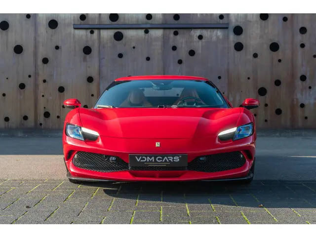 Ferrari 296 GTB 3.0 V6 | 1e Eigenaar | Carbon | Carbon Velgen | Lift |