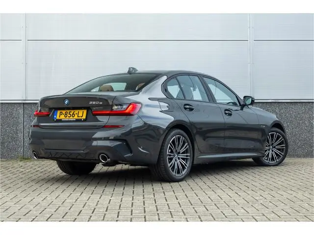 BMW 3-serie 320e M-Sport Dravitgrau / Schaal stoel / HiFi / Camera /