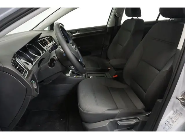 Volkswagen e-Golf Edition Navigatie Climate Control Parkeer sensoren V+A Privacy Glass