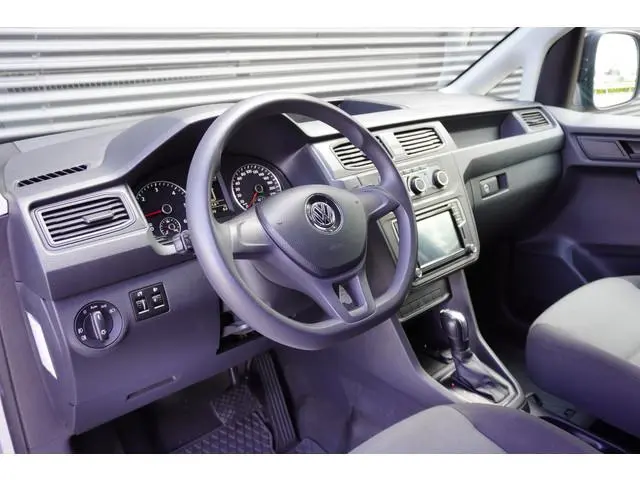 Volkswagen Caddy 102pk Automaat Navigatie Trekhaak Imperiaal Cruise control Parkeersensoren