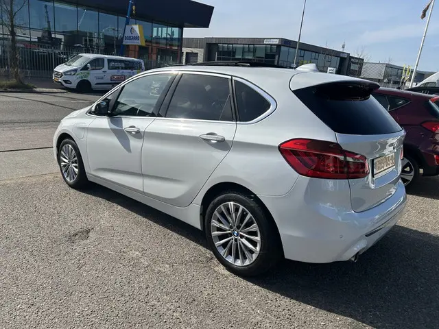 Bmw 2-serie Active Tourer 225xe iPerformance Panodak Leder