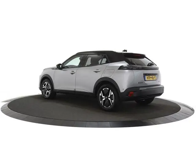 Peugeot e-2008 EV GT Avantage 54 kWh Navigatie / 360 Camera / Lage km stand