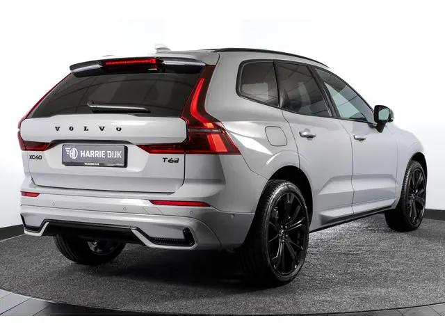 Volvo XC60 2.0 T6 Plug-in hybrid AWD Ultra Black Edition | S/K Panodak | Head-up | 360 Camera | Harm...