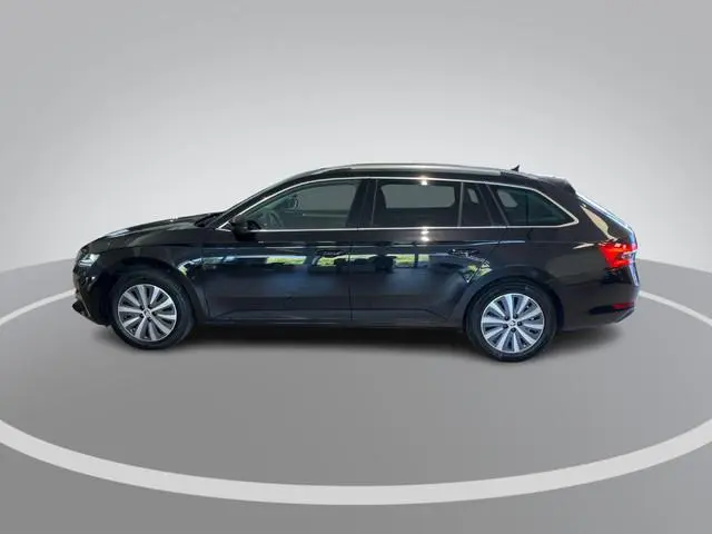 Skoda Superb Combi 1.4TSIiV 160kW/218PK Business Edition Plus · Navigatie · Trekhaak · Camera + Park...