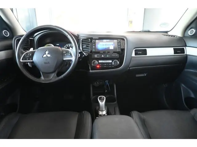 Mitsubishi Outlander 2.0 PHEV Automaat Limited Edition X-Line Navigatie Leder Trekhaak Schuifdak Rij...