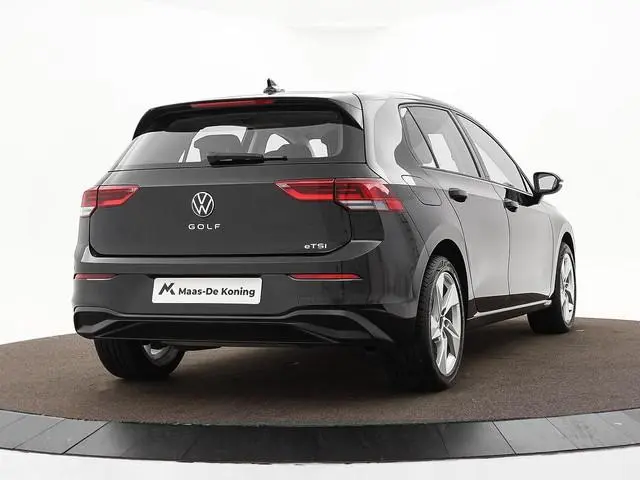 Volkswagen Golf 1.0 eTSI 110pk DSG Life Business · Camera · Keyless · Dodehoeksensor · Apple/Android...