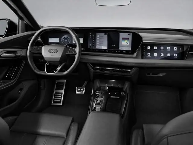 Audi Q6 Sportback e-tron S edition 83 kWh 252 PK · Glazen panoramadak · Trekhaak elek. wegklapbaar ·...