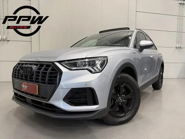 Audi Q3 45 TFSI e Edition PANO/TREKHAAK/LEER-SPORT/MEMORY/ACC/MATRIX/SFEER/KEYLESS/CARPLAY/EL.A.KLEP...