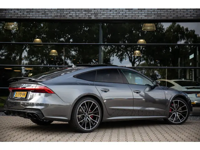 Audi A7 Sportback 55 TFSI e quattro Competition , Panoramadak, Head-up Display, S7 Diffuser, RS-seat...