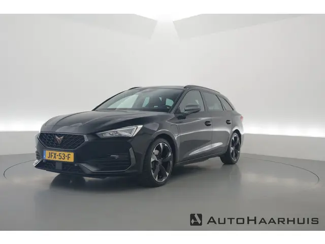 CUPRA Leon Sportstourer 1.4 e-Hybrid 204pk | Navi | Adapt. Cruise | CarPlay | Keyless | Camera | Sto...